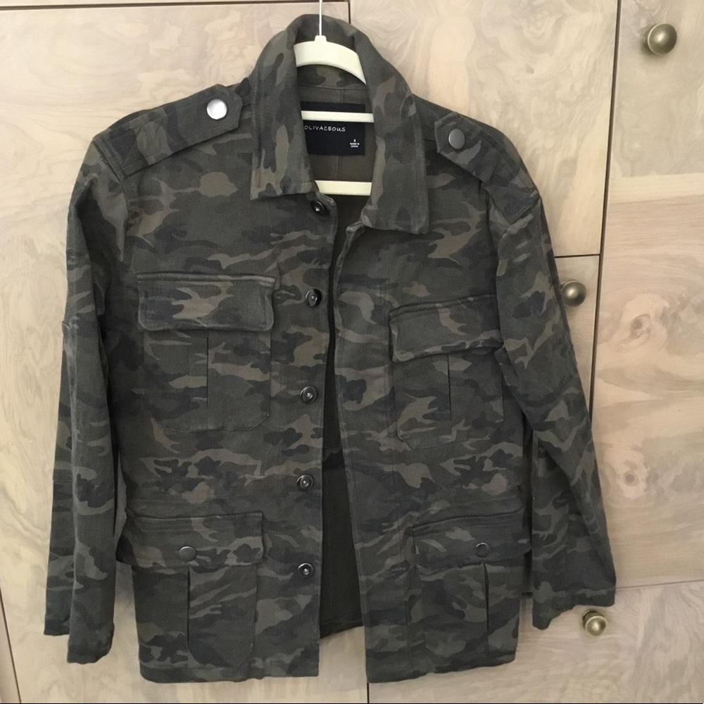 Olivaceous Green Military Style Camouflage Utility Jacket - Size S